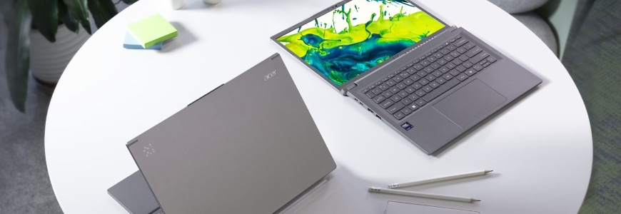 180 ° otvorenie notebooku Acer Aspire 14 AI