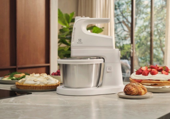 Ručný šľahač s misou Electrolux 500 Mattino 2.0 ESM4W biely Electrolux ESM4W
