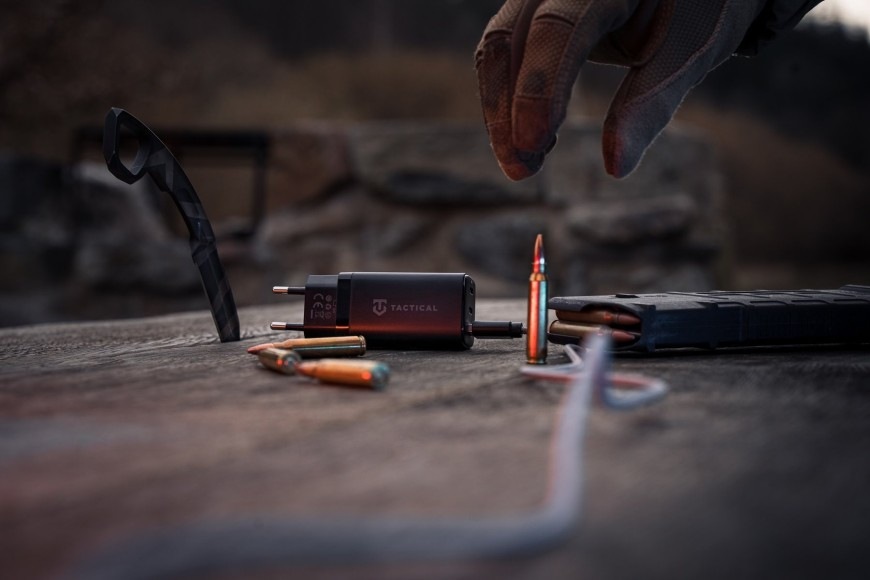 Nabíjačka do siete Tactical FlashBang 2.0 GaN 65W čierny Nabíjačka do siete Tactical FlashBang 2.0 GaN s výkonom 65 W nabije 3 zariadenia súčasne