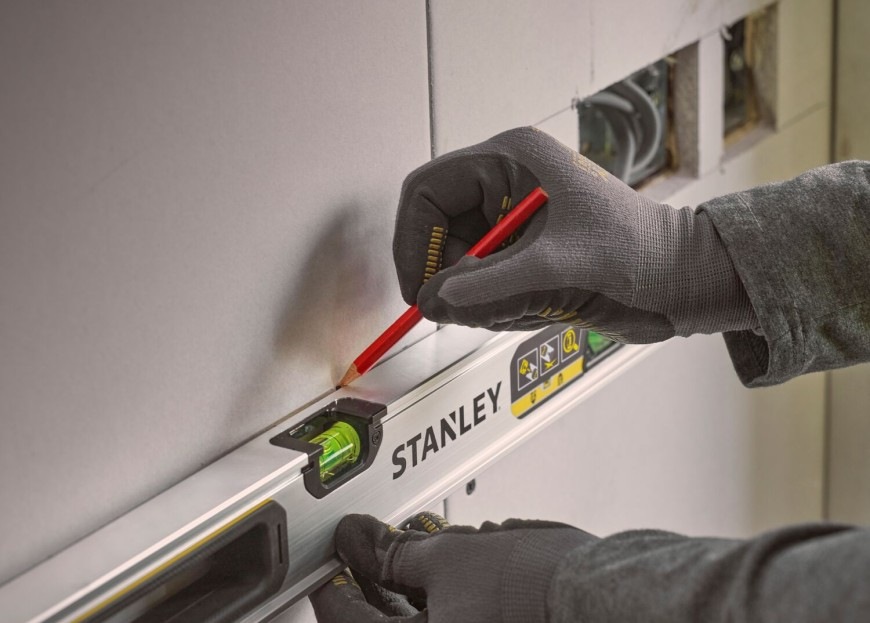 Vodováha Stanley FatMax FMHT43672-1 použitá pri montáži sadrokartónu