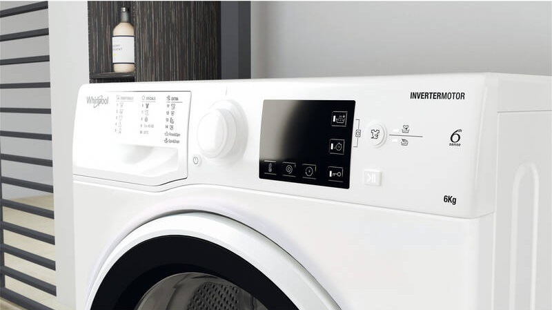 Vopred plnená úzka práčka Whirlpool Natis WRBSB 6249 W EU, biela, prehľadný displej