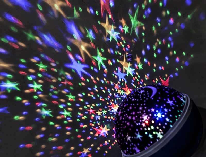 Dekoratívny LED projektor Solight multicolor, 9 režimov, otáčanie, USB, 4x AAA