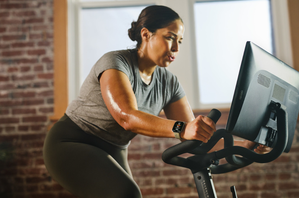 Inteligentné hodinky Amazfit Bip 6 strieborné/sivé