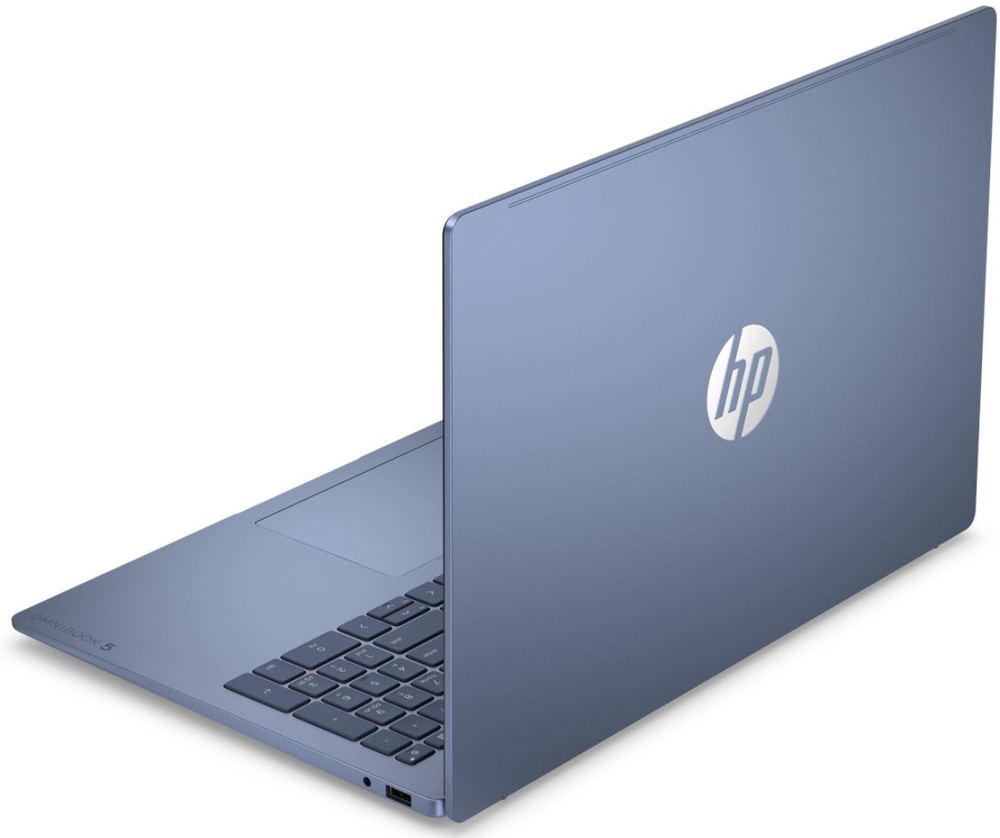 Notebook HP OmniBook 5 16-bn0001ncx + Game Pass předplatné na 2 mesiace modrý Zadný pohľad na notebook HP OmniBook 5 s logom HP na veku