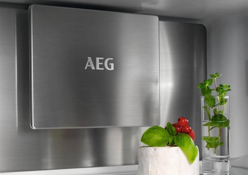 Chladnička s mrazničkou AEG 8000 Cooling 360 TSC8M191CS biela