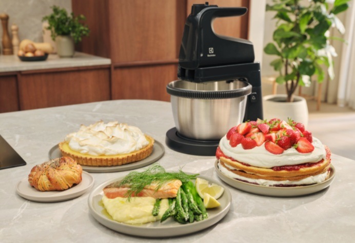 Ručný šľahač s misou Electrolux 500 Mattino 2.0 ESM4B sivý Electrolux ESM4B