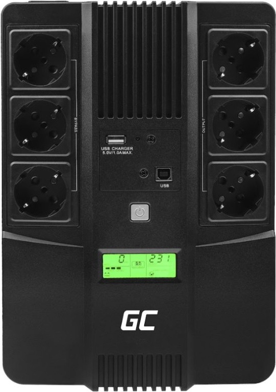 Na obrázku je záložný zdroj Green Cell AiO 800VA LCD fotený zhora alebo spredu. Po oboch stranách sú v dvoch zvislých radoch rozmiestnené elektrické zásuvky, celkom šesť. Uprostred je panel s USB nabíjacím portom, ďalším USB konektorom, tlačidlom zapnutia a malým zeleno podsvieteným LCD displejom.