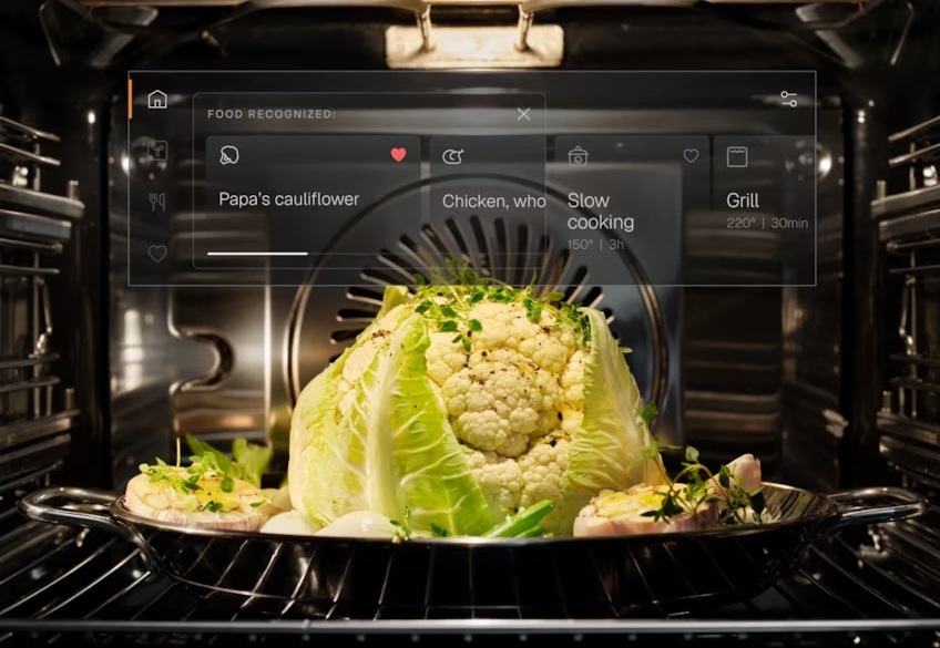 Karfiol vo vnútri rúry Electrolux pripravovaný pomocou technológie CamCook.