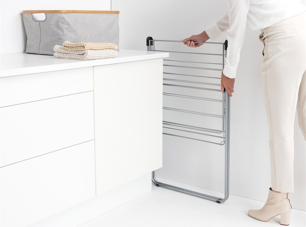 Sušiak na bielizeň Brabantia HangOn, 15 m, Metallic Grey strieborný Sušiak na bielizeň Brabantia HangOn, 15 m, Metallic Grey strieborný