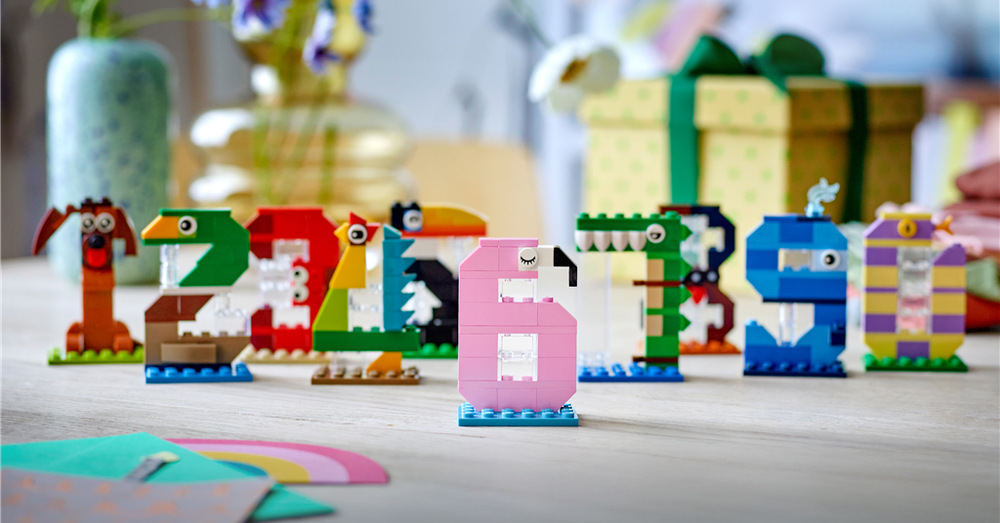 Stavebnica LEGO® 40807 Čísla na narodeniny Zvieracia číslica poslúži ako narodeninová dekorácia, doplnok torty alebo pomôcka pri odpočítavaní.
