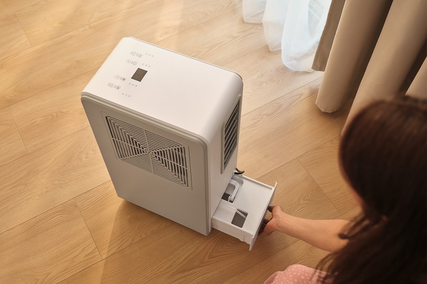 Mobilná klimatizácia Sencor SAC ST0180C, 1 800 BTU, SPOT (500 W) biela Okrem chladenia ponúka mobilná klimatizácia Sencor SAC ST0180C aj účinný režim odvlhčovania, ktorý pomáha vytvárať zdravšie a príjemnejšie prostredie.