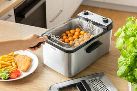 Fritéza Sencor SFR 7200SS 

 obrázok produktu 16 z 20