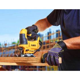Priamočiara píla Dewalt DWE349 

 obrázok produktu 1 z 5
