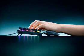 Opierka zápästia Razer Wrist Rest Pro (Cooling Gel) čierna

 obrázok produktu 6 z 7