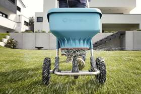 Rozmetadlo hnojív Gardena 0436-20 

 obrázok produktu 1 z 9