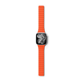Remienok Epico Magnetic+ Silicone na Apple Watch SE (44mm)/Series 1-9 (42/44/45mm) 10-11 (46mm)/Ultra (49mm) oranžový

 obrázok produktu 3 z 3