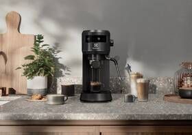 Pákový kávovar Electrolux E6EC1-6BST 

 obrázok produktu 17 z 17
