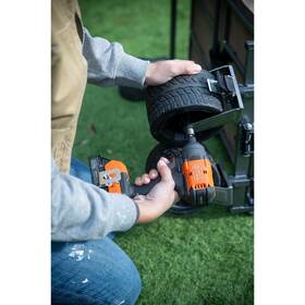 Doťahovák rázový Black-Decker BLIM78E1K-QW (s baterií) 

 obrázok produktu 10 z 10