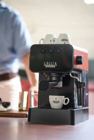 Pákový kávovar Gaggia Espresso Style červený

 obrázok produktu 11 z 11