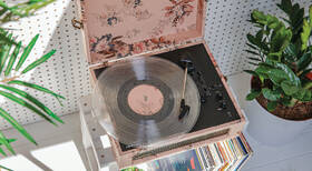 Gramofón Crosley Voyager, Floral 

 obrázok produktu 4 z 4