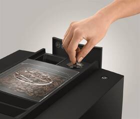 Automatický kávovar Jura E8 Dark Inox (modelový rok 2025) sivý

 obrázok produktu 8 z 14