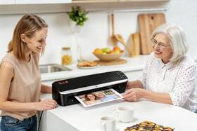 Laminátor Peach TopSpeed PL818, A3 čierny

 obrázok produktu 5 z 5