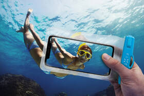 Puzdro na mobil športové FIXED Float, IPX8 modré

 obrázok produktu 6 z 10