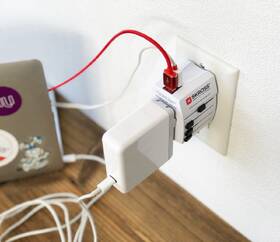 Cestovný adaptér SKROSS MUV USB, USB A+C, univerzálny pre 150 krajín 

 obrázok produktu 6 z 10