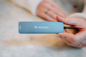 USB Hub Verbatim USB-C Essentials Multiport Hub 7 port - 2x USB 3.2 GEN 1 / HDMI / USB-C PD / USB-C 3.2 Gen 1 sivý

 obrázok produktu 4 z 5