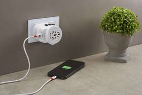 Cestovný adaptér SKROSS pre celý svet, USB/USB-C 45W biely

 obrázok produktu 7 z 8