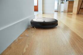 Robotický vysávač iRobot Roomba 698 

 obrázok produktu 13 z 14