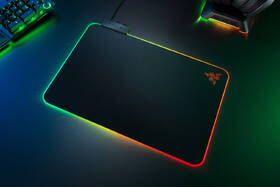 Podložka pod myš Razer Firefly V2, 35,5 x 25,5 cm čierna

 obrázok produktu 1 z 6