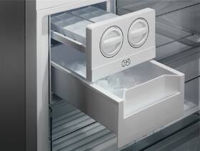 Chladnička s mrazničkou AEG RCB646E3MB čierna/nerez

 obrázok produktu 4 z 11