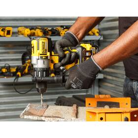 Aku vŕtačka Dewalt DCD996P3-QW (s baterií) 

 obrázok produktu 5 z 5