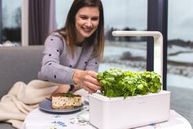 Inteligentný kvetináč Click and Grow Smart Garden 3 biely

 obrázok produktu 4 z 7