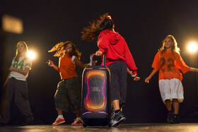 Párty reproduktor JBL PARTYBOX 330 čierny

 obrázok produktu 10 z 11