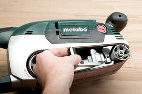 Pásová brúska Metabo BAE 75  600375000 

 obrázok produktu 6 z 13