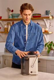 Odšťavovač RUSSELL HOBBS Juice Luxe Stone 28770-56 béžový

 obrázok produktu 9 z 21
