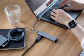 USB Hub Epico 6in1 Slim 8K USB-C/1× USB-C, HDMI, 3× USB 3.0 sivý

 obrázok produktu 6 z 7