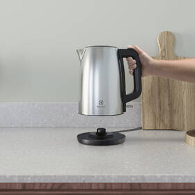 Rýchlovarná kanvica Electrolux E3K1-3ST 

 obrázok produktu 3 z 3