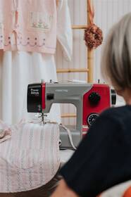 Šijací stroj Veritas Power Stitch PRO červený

 obrázok produktu 31 z 31