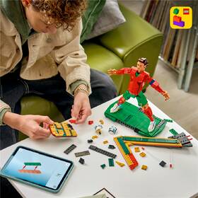 Stavebnica LEGO® Editions 43016 Cristiano Ronaldo – Fotbalová legenda 

 obrázok produktu 6 z 9
