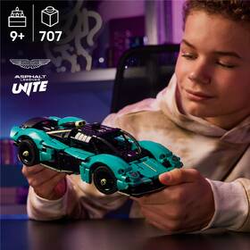 Stavebnica LEGO® Technic 42208 Aston Martin Valkyrie 

 obrázok produktu 3 z 9