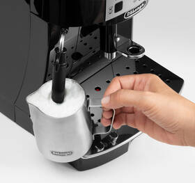 Espresso De'Longhi Ecam 22.112 B čierny

 obrázok produktu 3 z 7