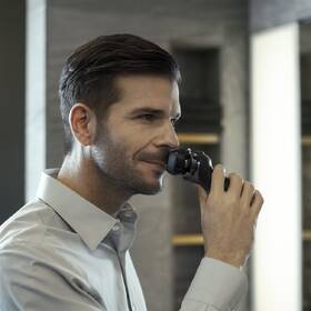 Holiaci strojček Panasonic ES-LS9A-K803 

 obrázok produktu 9 z 20