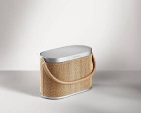 Prenosný reproduktor Bang & Olufsen BeoSound A5 strieborný/béžový

 obrázok produktu 7 z 10