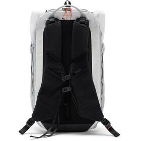 Batoh Peak Design Outdoor Backpack 25L biely

 obrázok produktu 4 z 10