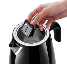 Rýchlovarná kanvica De'Longhi KBY2011.BK Eclettica SpecialTea čierna

 obrázok produktu 3 z 7