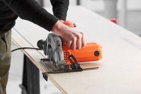 Okružná píla Black-Decker CS1250L 

 obrázok produktu 5 z 8