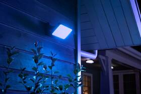 Nástenné svietidlo Philips Discover White and Color Ambiance čierne

 obrázok produktu 6 z 7